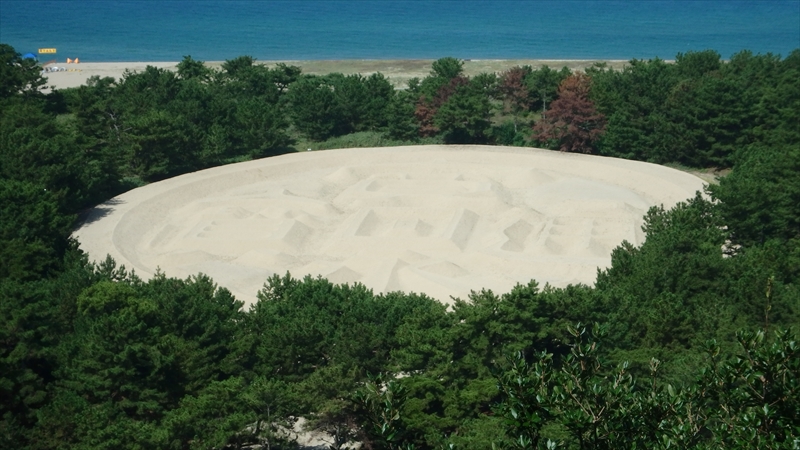 大きな銭形砂絵